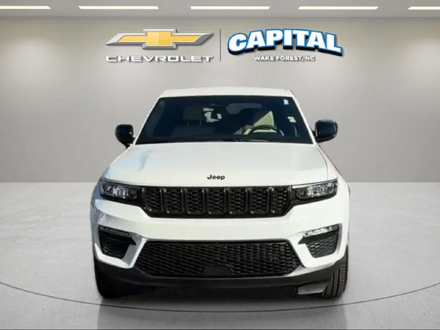 Used 2025 White Jeep Limited image 8