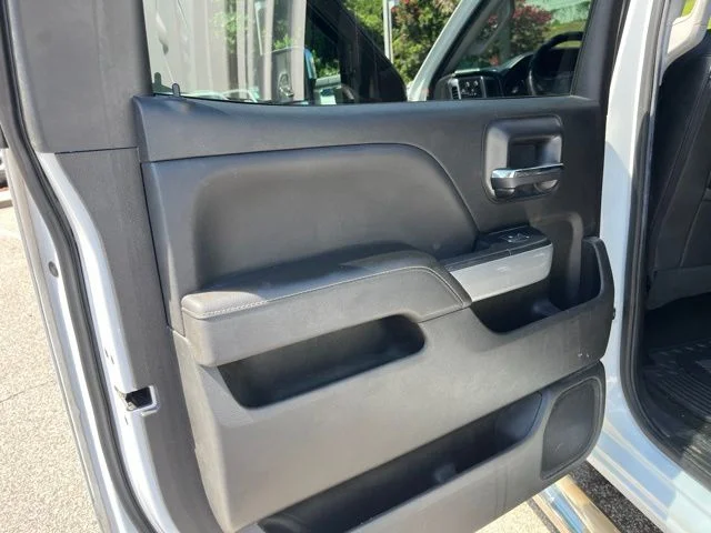 Used 2017 White Chevrolet LTZ image 10