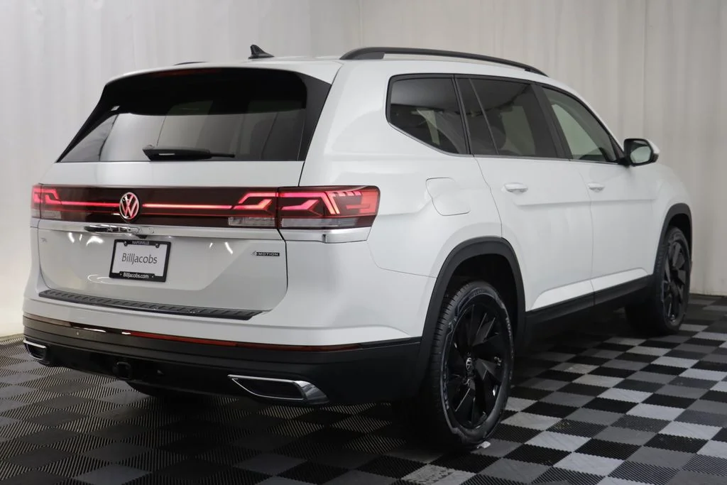 New 2026 Opal White Volkswagen SE w/Technology image 17