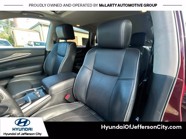 Used 2019 Red INFINITI LUXE image 23