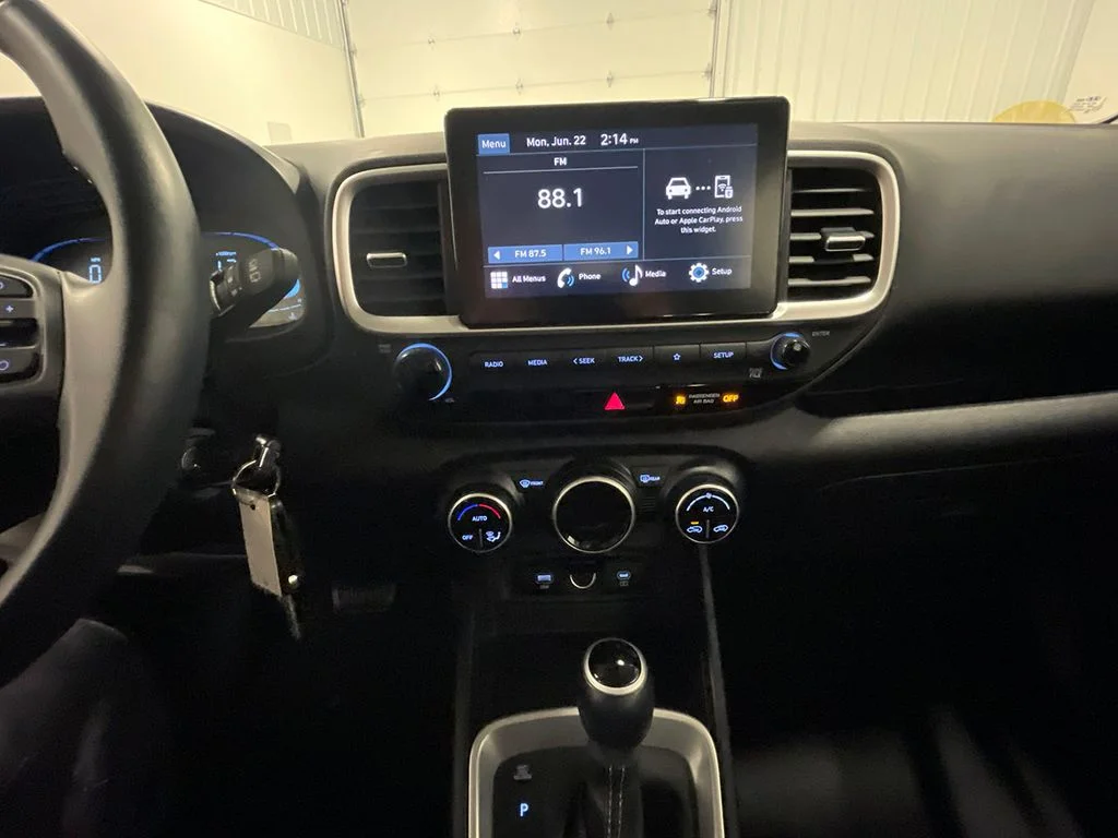 Used 2023 Gray Hyundai SEL image 23