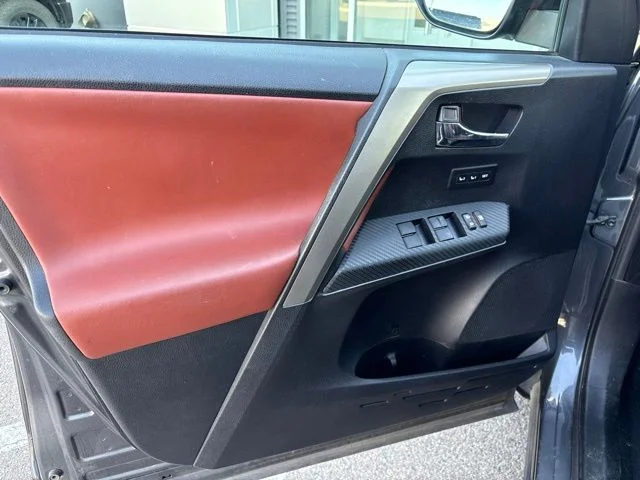 Used 2014 Gray Toyota Limited image 12