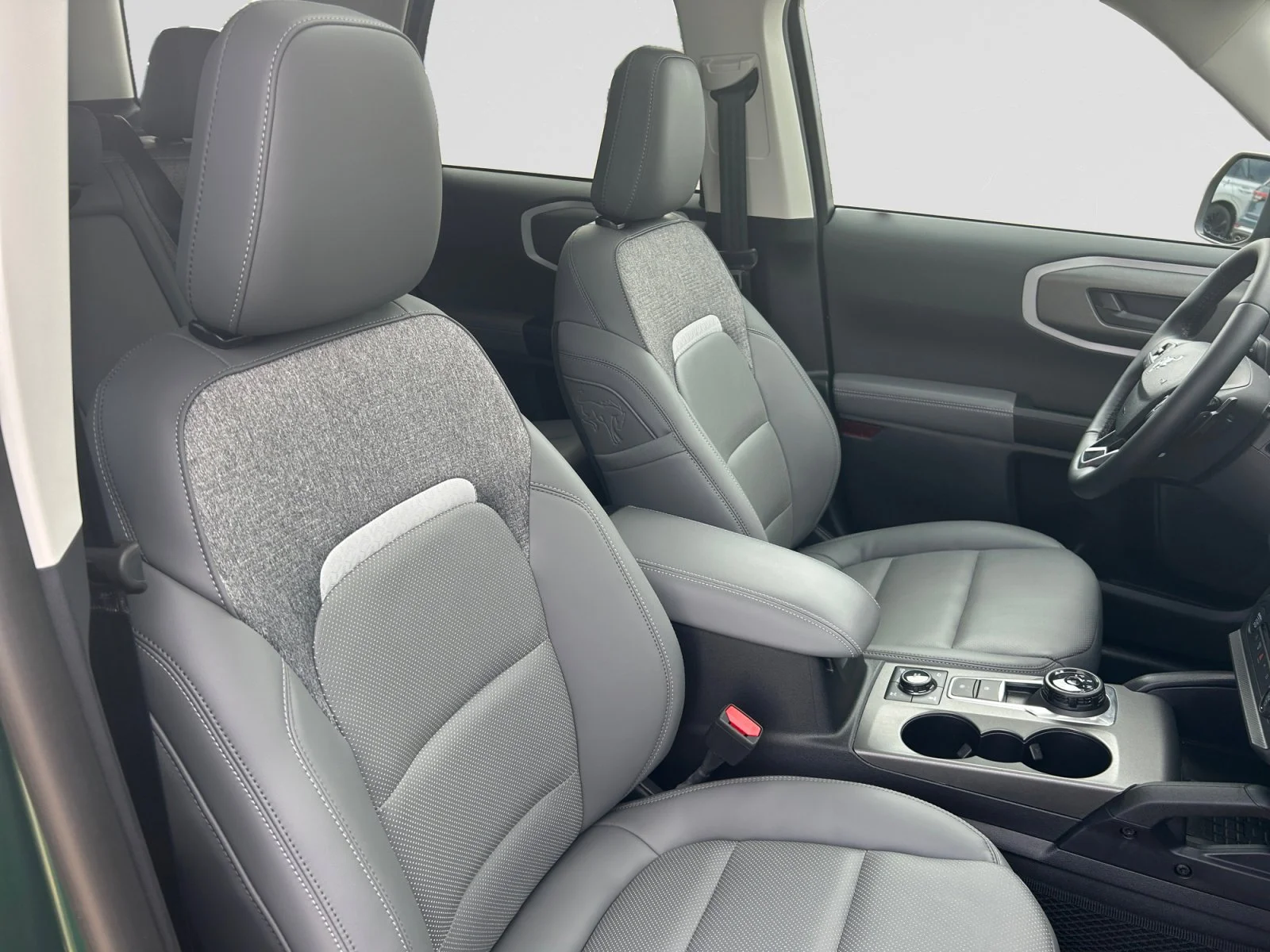 Used 2025 GREEN Ford  image 11