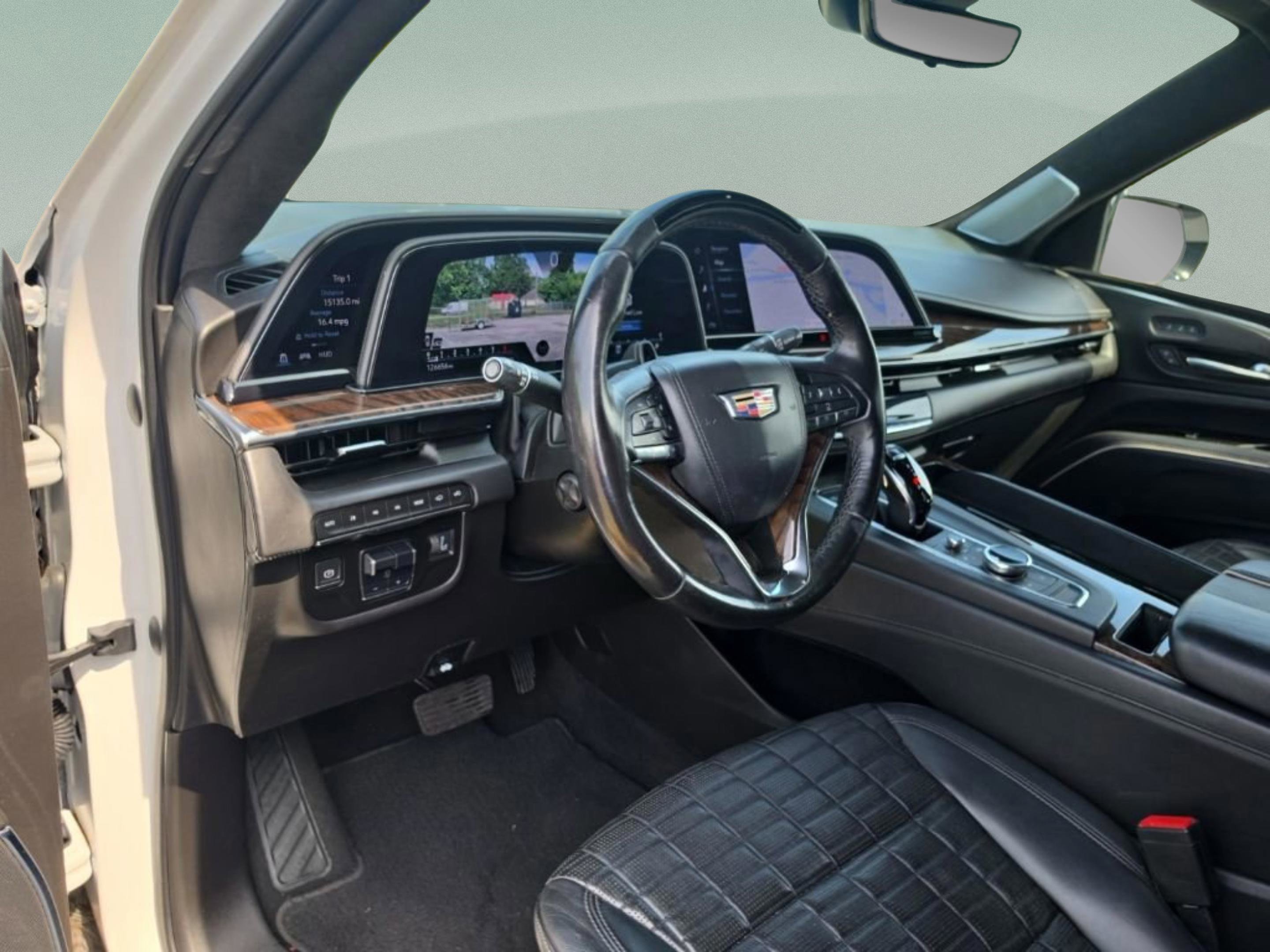 Used 2021 CRYSTAL WHITE TRICOAT Cadillac Sport Platinum image 18