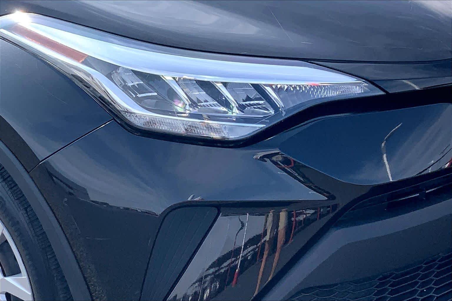 Used 2020 Black Sand Pearl Toyota XLE image 28
