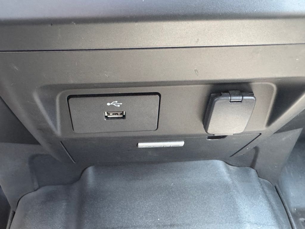 Used 2018 Gray Ford XL image 21