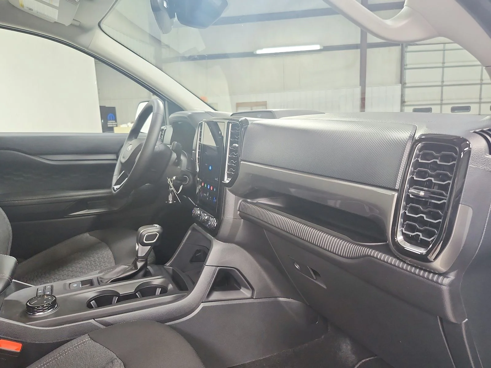 New 2026 Oxford White Ford XLT image 35