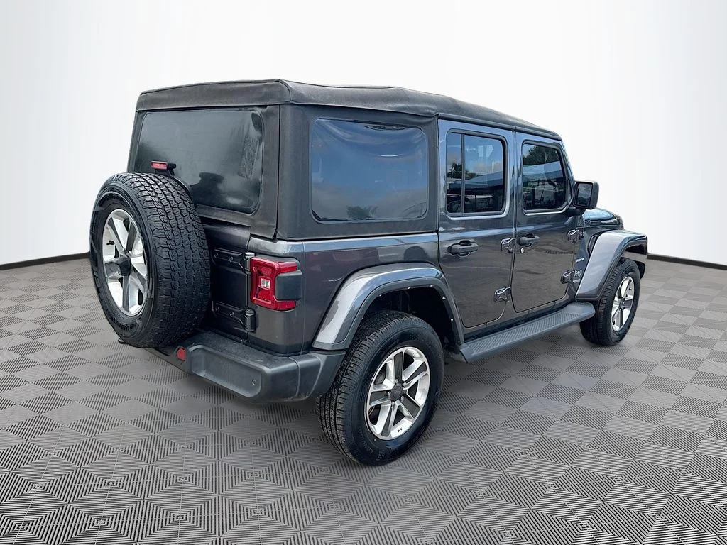 Used 2022 Gray Jeep Unlimited Sahara image 6