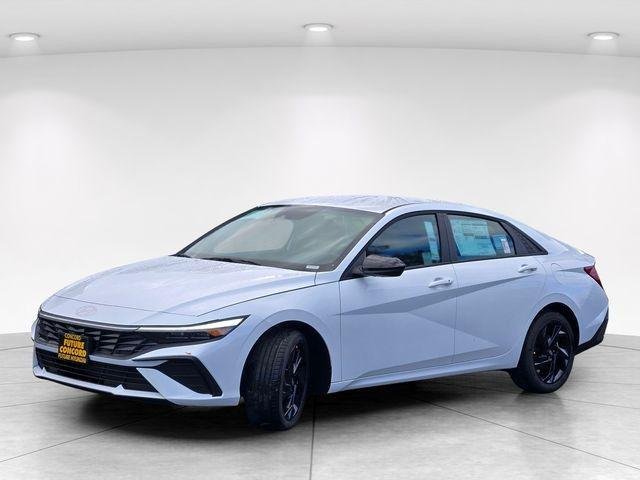 New 2026 White Hyundai SEL Sport image 2