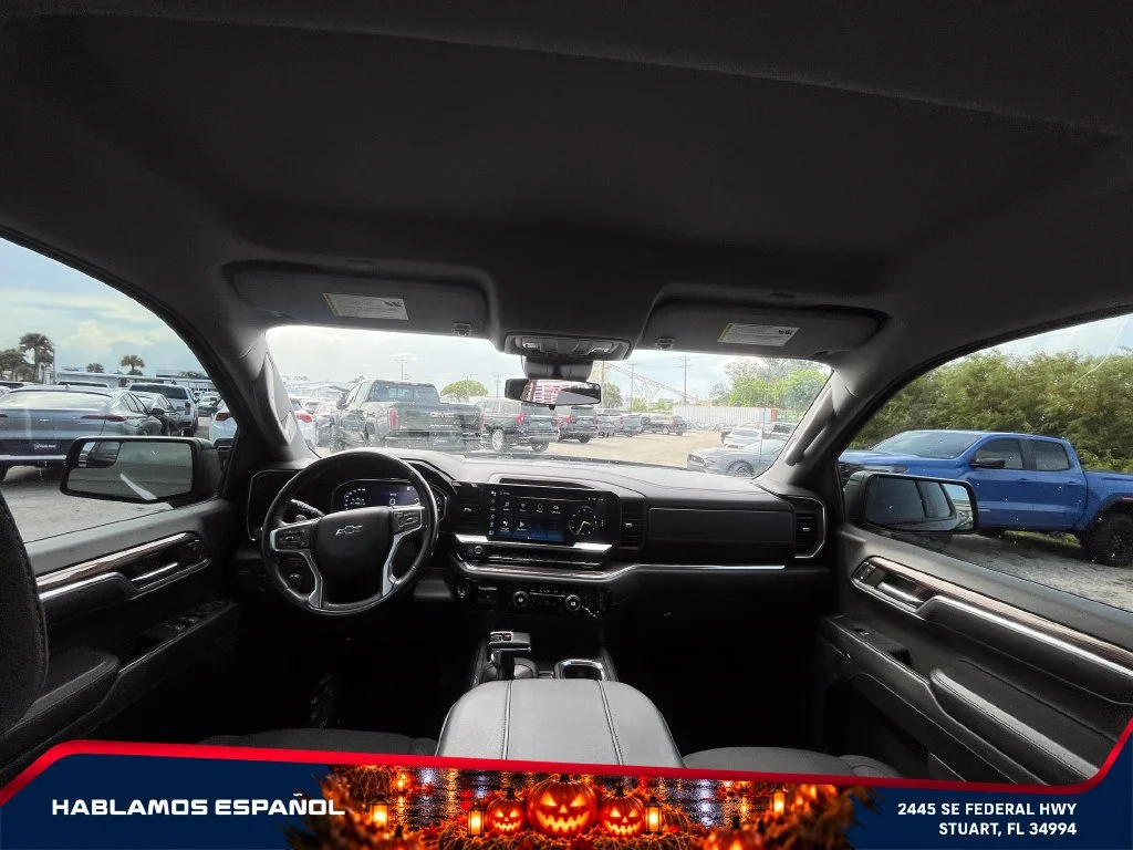 Used 2023 BLACK Chevrolet RST image 29
