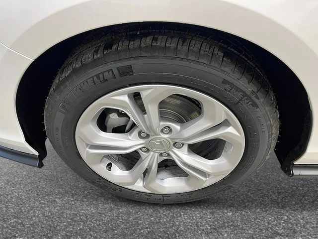 New 2026 Platinum White Pearl Honda LX image 11