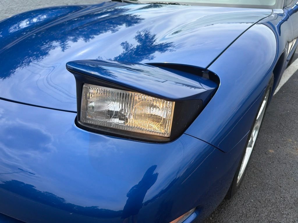 Used 2002 Electron Blue Metallic Chevrolet Base image 9