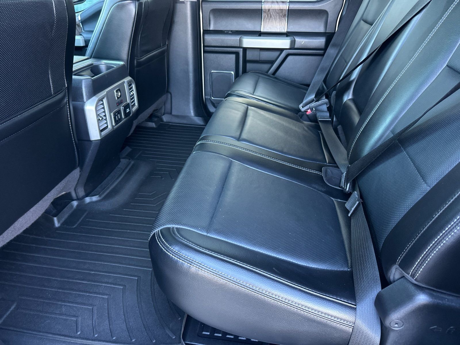 Used 2017 White Gold Metallic Ford Lariat image 11