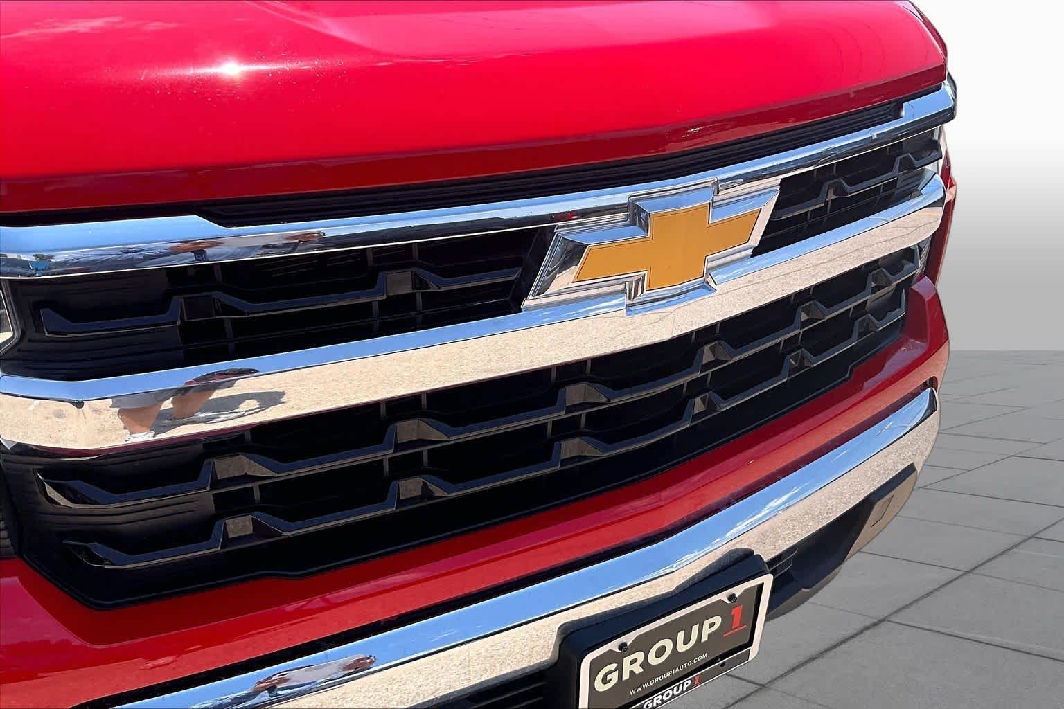 Used 2022 Red Chevrolet LT image 29