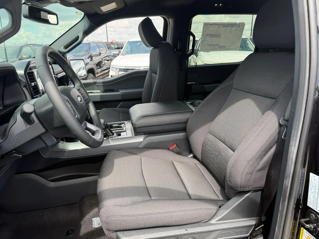 New 2026 Agate Black Metallic Ford XLT image 6