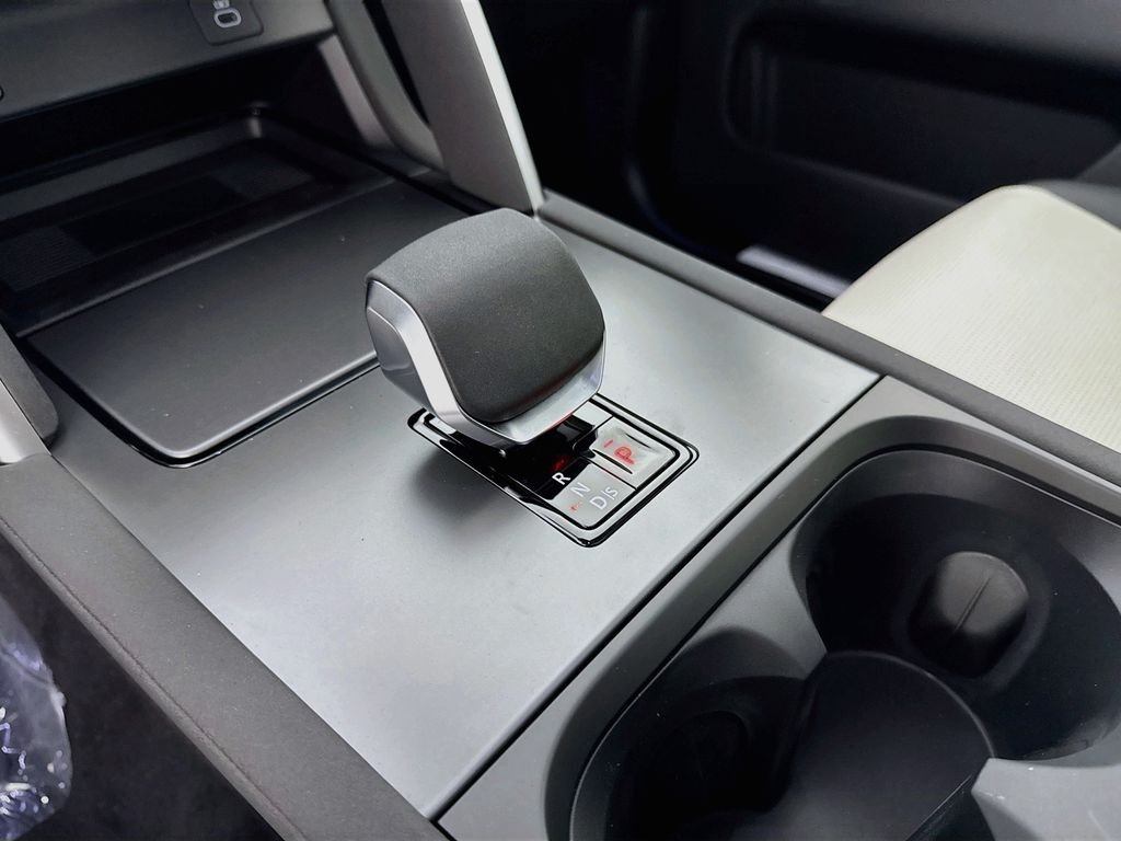 New 2026 Carpathian Grey Land Rover Landmark image 17