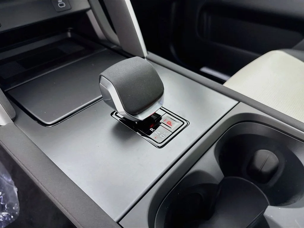 New 2026 Carpathian Grey Land Rover Landmark image 17