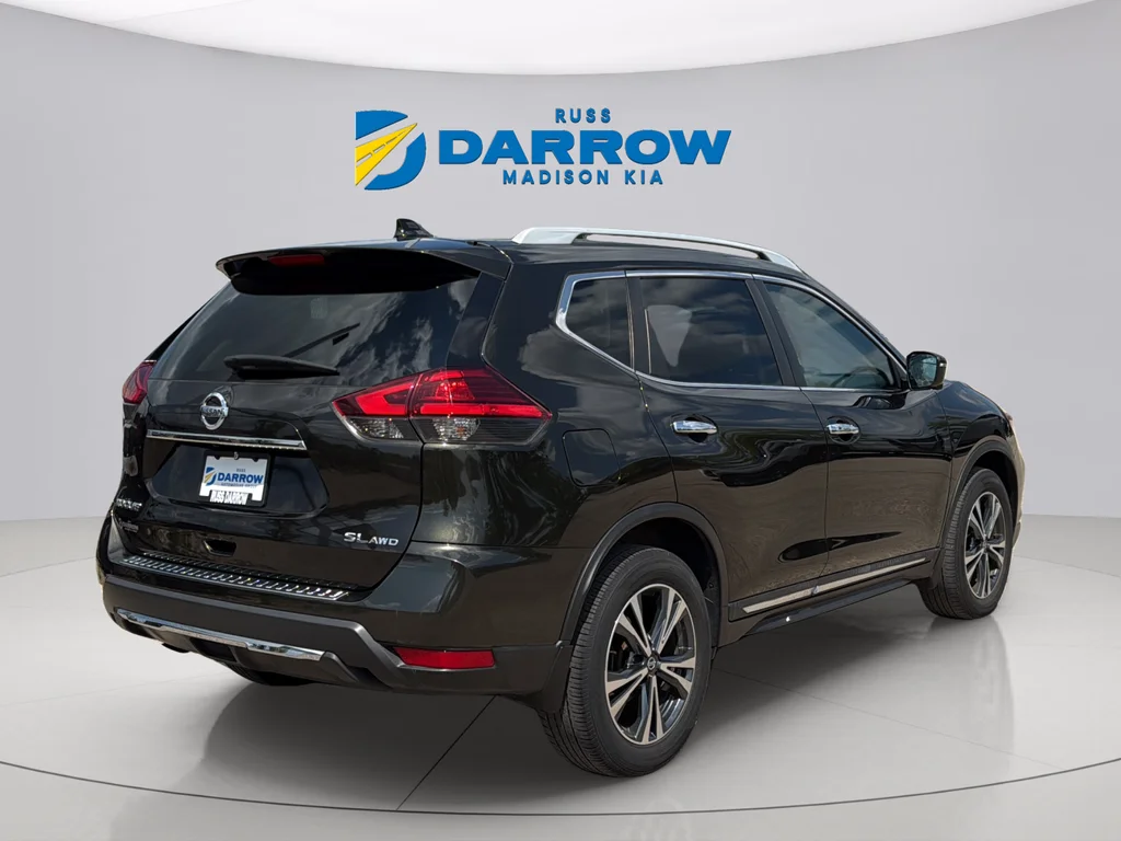 Used 2017 Midnight Jade Nissan SL image 5