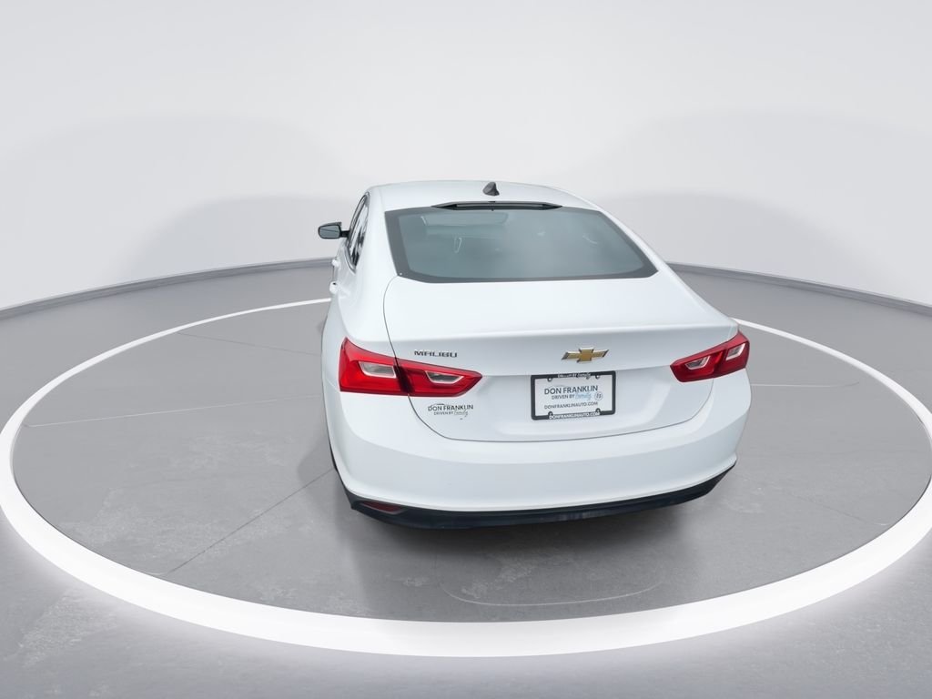 Used 2022 White Chevrolet LS image 7