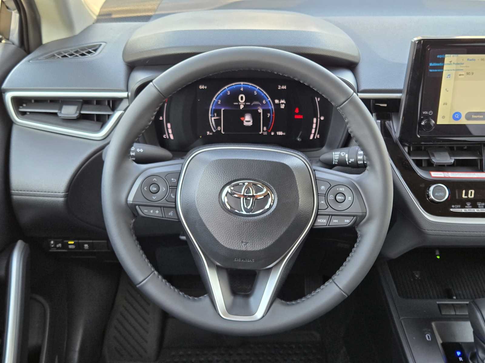 2026 Toyota Corolla Cross LE - Photo 16