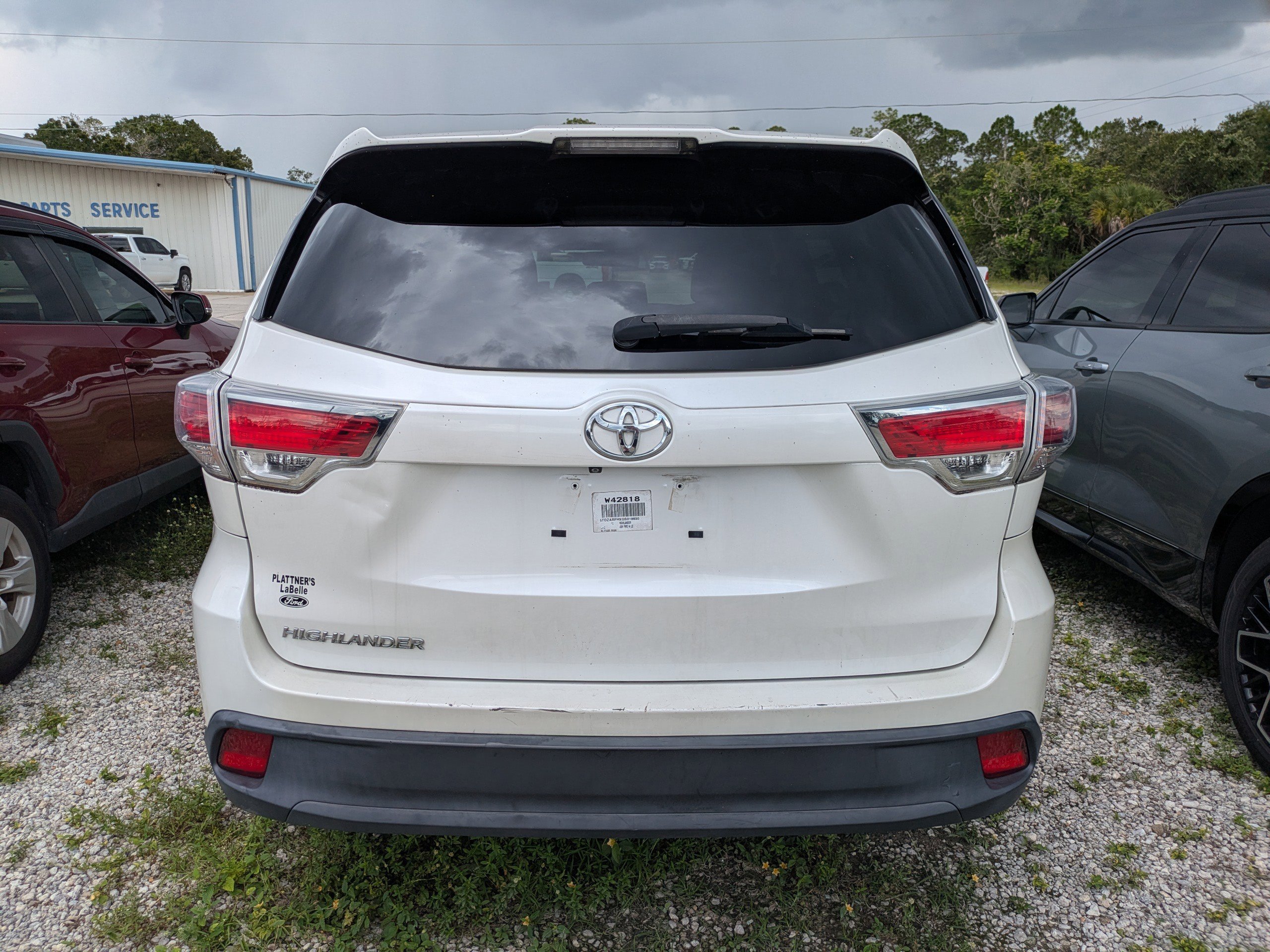 Used 2016  Toyota LE image 5