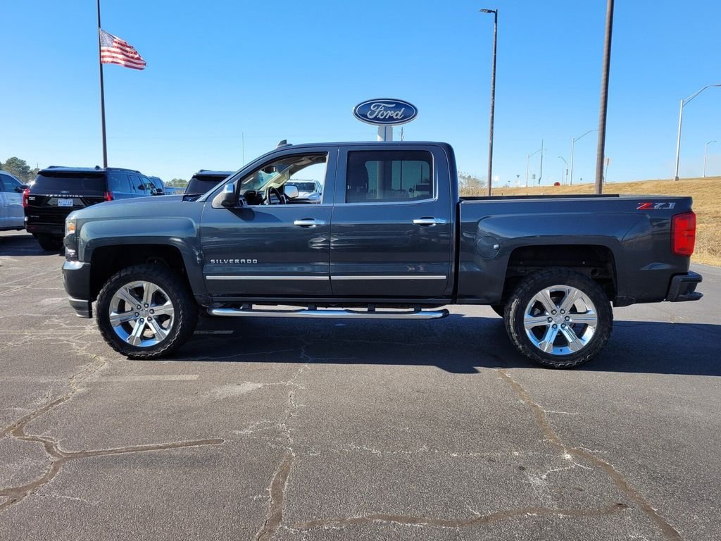 Used 2018 Gray Chevrolet LTZ image 4