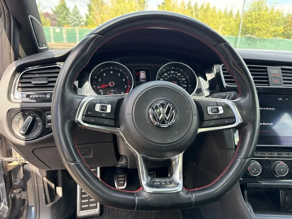 Used 2019 Night Blue Metallic Volkswagen 2.0T SE image 10