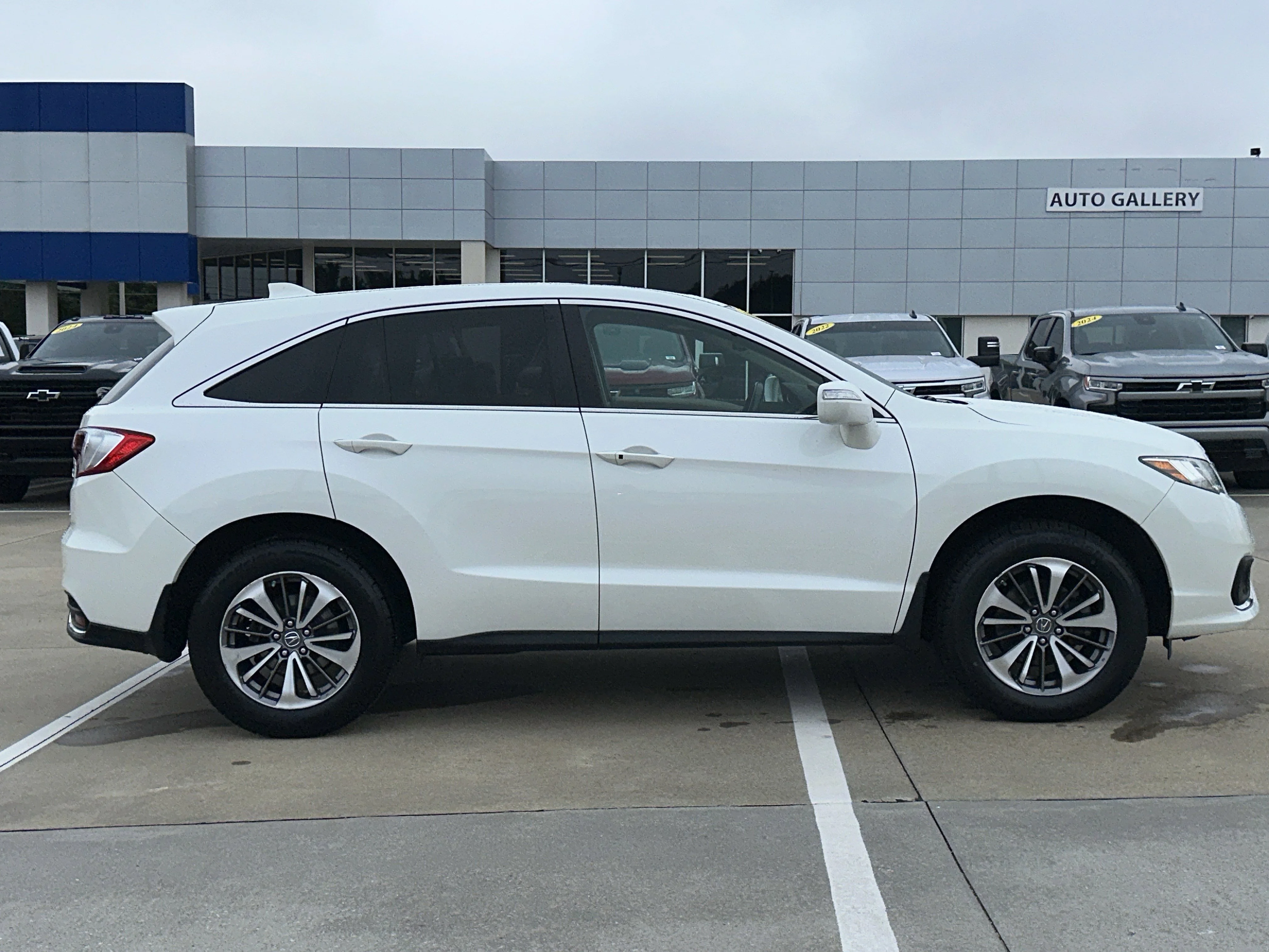 Used 2017 White Diamond Pearl Acura Advance Package image 4