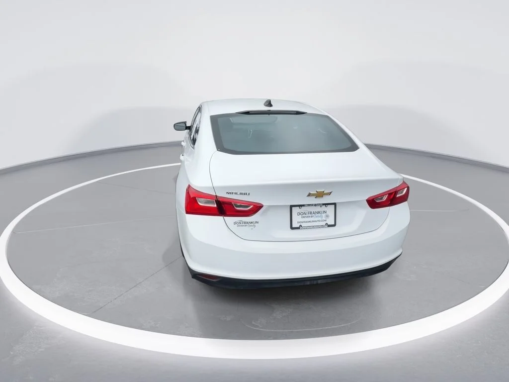 Used 2022 White Chevrolet LS image 7