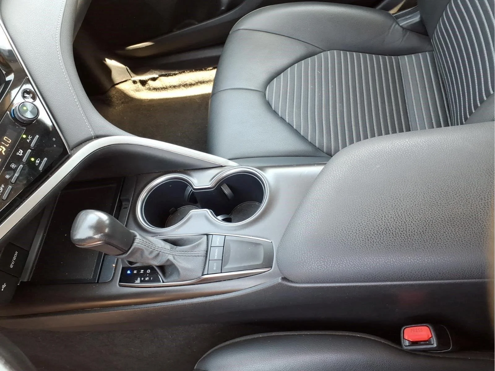 Used 2024 Reservoir Blue TOYOTA SE NIGHTSHADE AUTO image 22