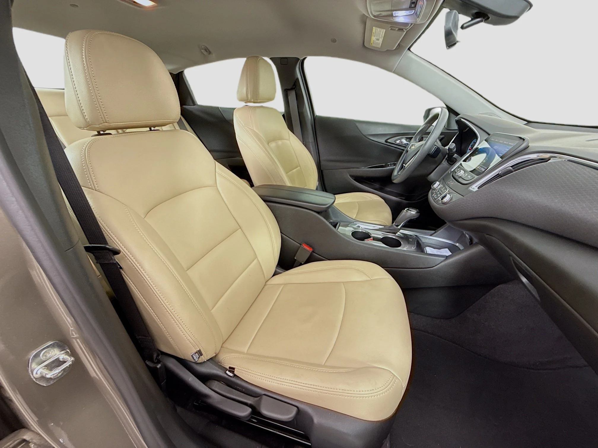 Used 2020 STONE GRAY METALLIC Chevrolet LT image 29