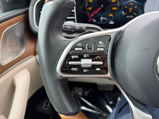 Used 2022 White Mercedes-Benz GLS 450 image 22