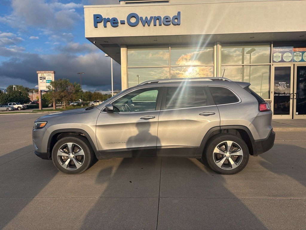 Used 2019 Billet Silver Metallic Clearcoat Jeep Limited image 8