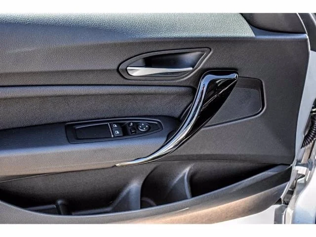 Used 2019 Glacier Silver BMW i xDrive All-wheel Drive image 9