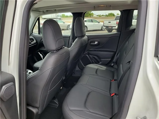Used 2022 Black Jeep Limited 4x4 image 9