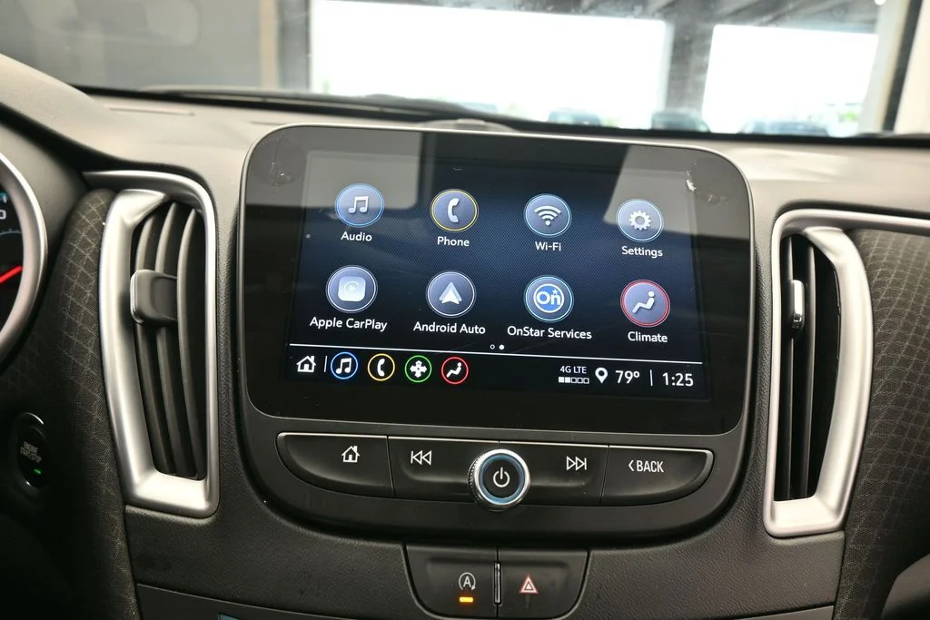 Used 2025 Lakeshore Blue Metallic Chevrolet LT image 22