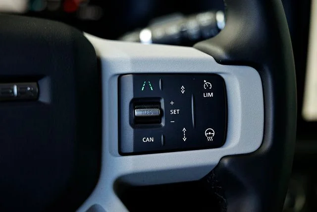 2025 Land Rover Defender S - Photo 35