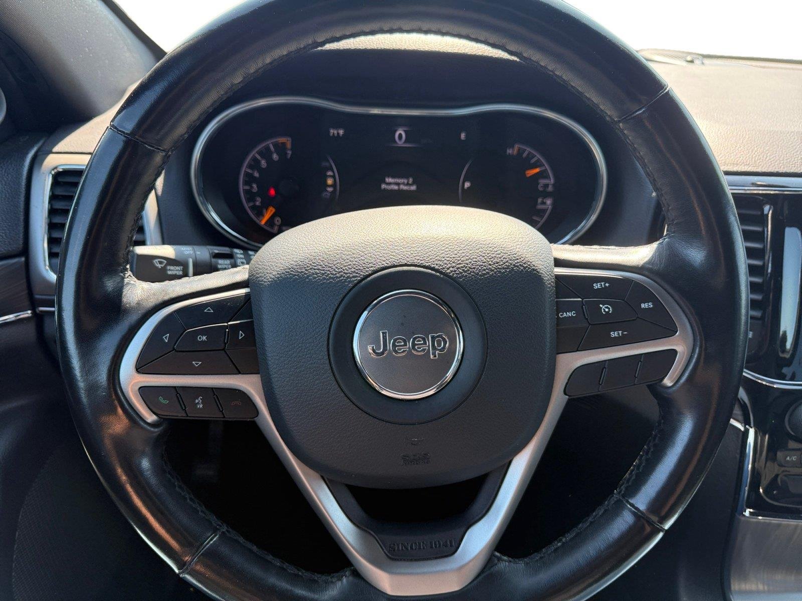 Used 2020 Diamond Black Crystal Pearlcoat Jeep Limited image 16