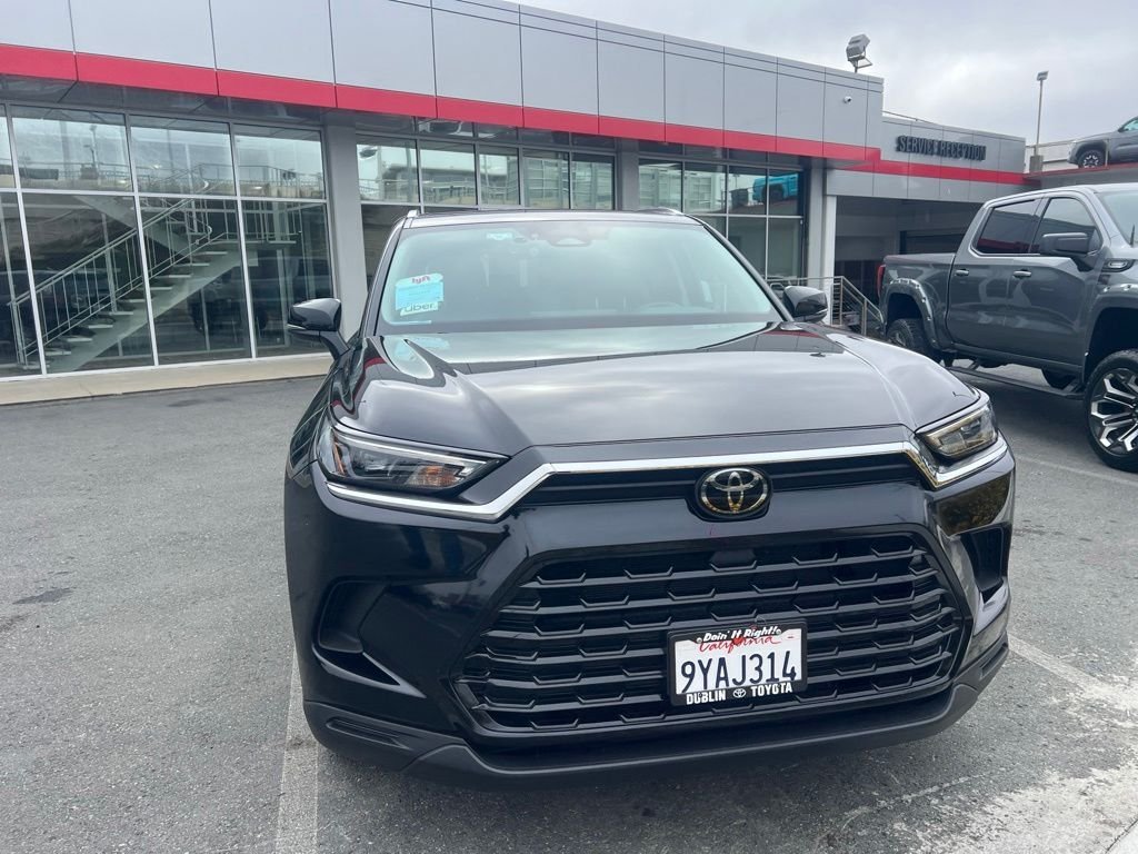 Used 2025 Black Toyota XLE image 7