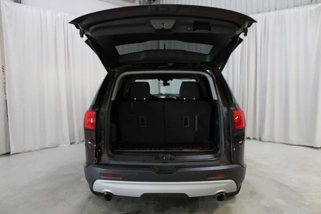 Used 2017 Red GMC SLE-2 image 32