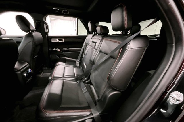 Used 2023 Agate Black Metallic Ford ST-Line image 24
