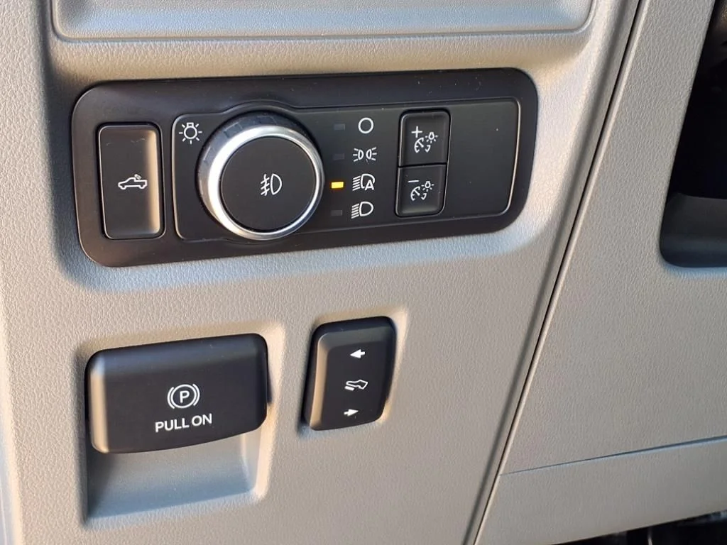 Used 2021 White Ford Lariat image 15