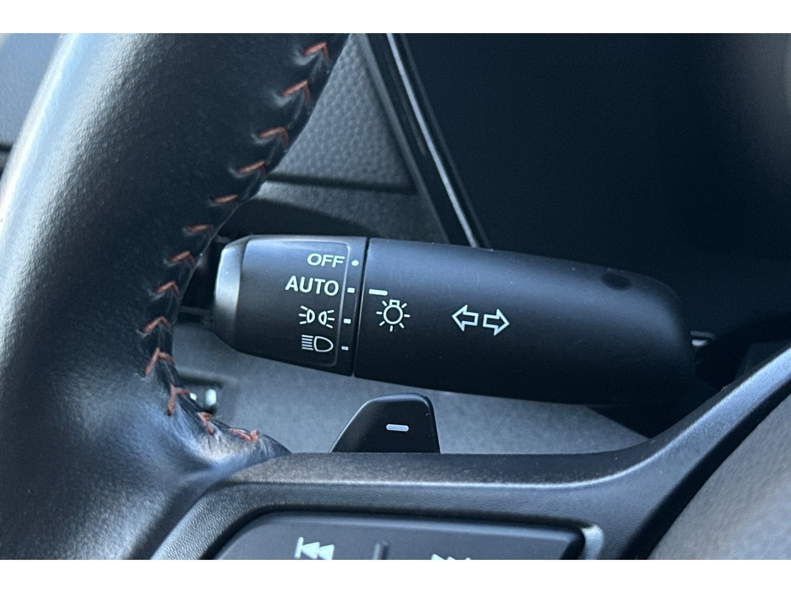 Used 2025 Still Night Pearl Honda Sport image 37