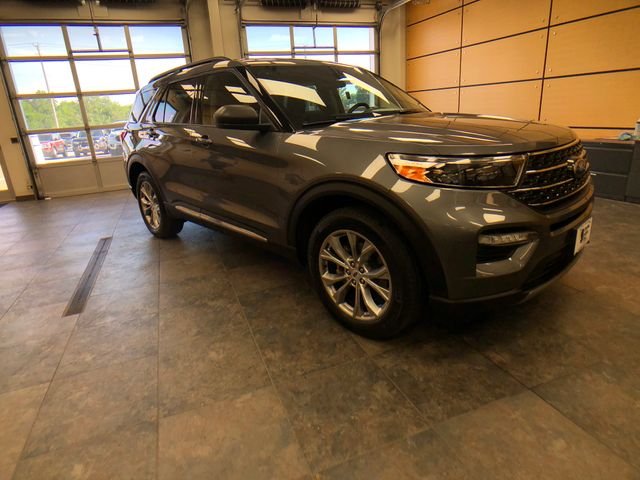 2023 Ford Explorer XLT 4WD's photo