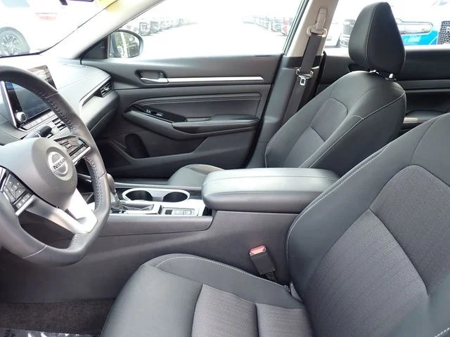 Used 2021 Gray Nissan 2.5 SV image 13