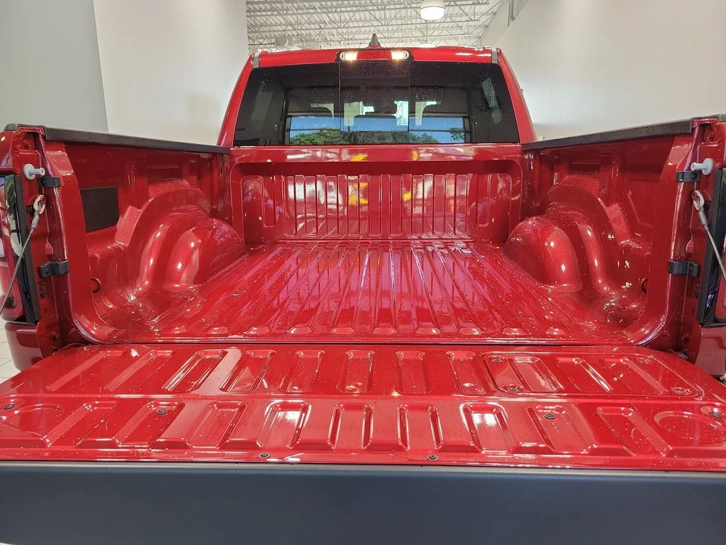 New 2026 Molten Red Pearl-Coat Exterior Paint RAM Laramie image 9