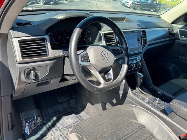 Used 2021 Blue Volkswagen SEL Premium image 30