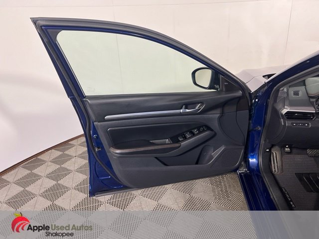 Used 2024 Blue Nissan 2.5 SR image 13