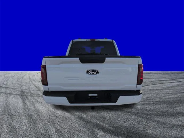 New 2026 Oxford White Ford XLT image 5