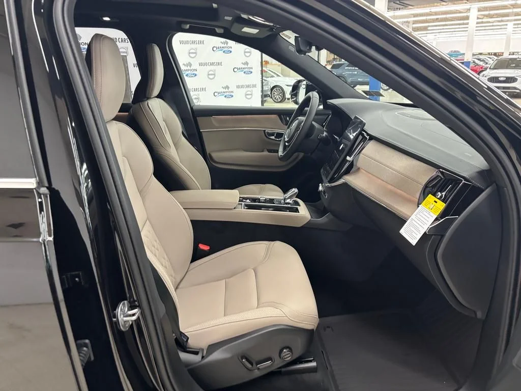 2026 Volvo XC90 Plus - Photo 16